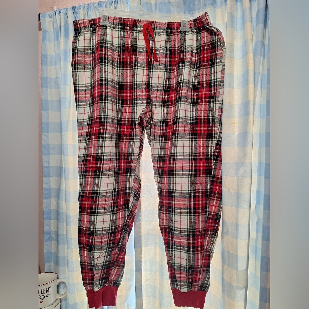 Place Men's Red Plaid Pajama Pants